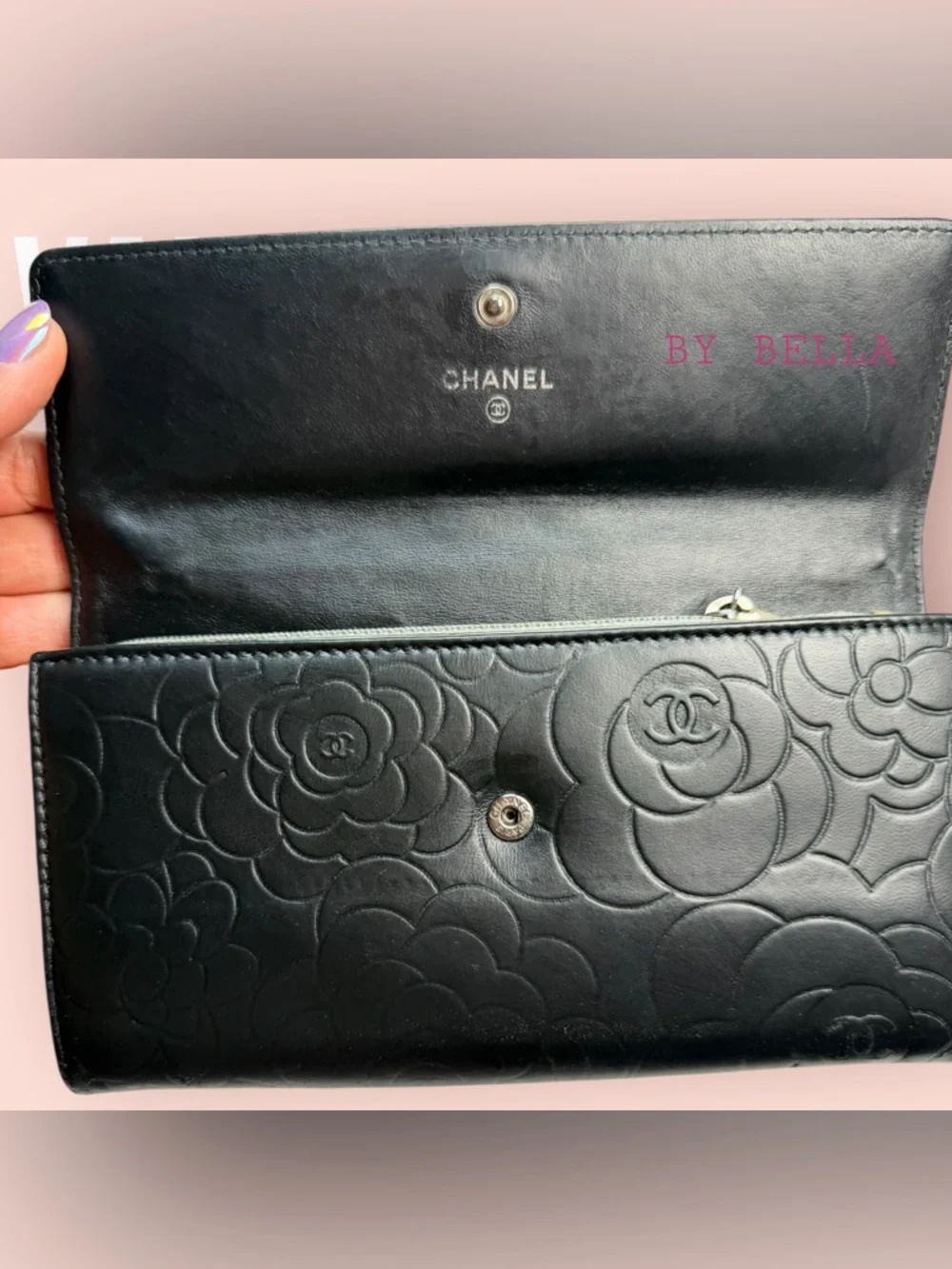 ‼️NOW AVAILABLE‼️ CHANEL Black Camellia-Embossed Leather Wallet CC Logo